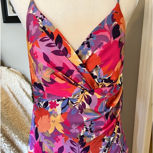 Beautiful Spring Dress by Aidan Maddox! - Picture 3 of 11